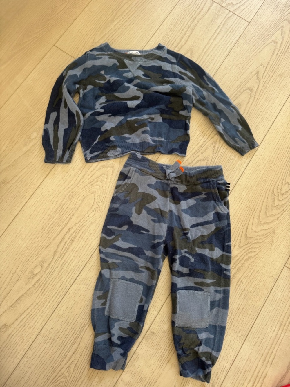 SPLENDID Kids Outfit - Jogger Pants Set & Sweater Blue Camouflage